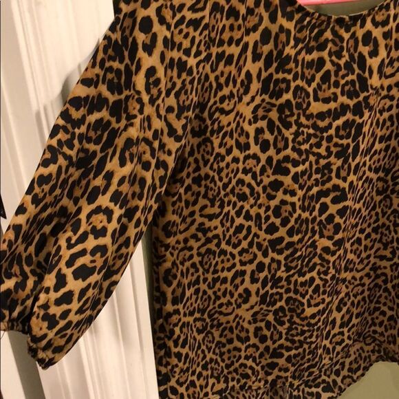 Leopard Print Shirt‎ Size Medium - Picture 4 of 8